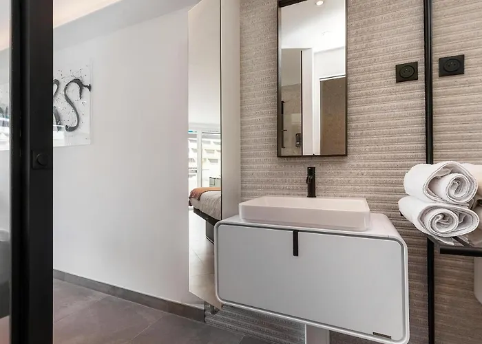 Apartment Village Naturiste - Le Ferrari Port Nature *